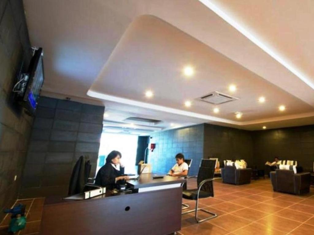 Han Palace Hotel Семпорна Екстериор снимка