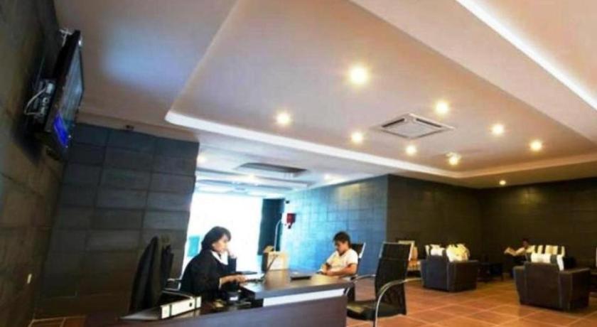 Han Palace Hotel Семпорна Екстериор снимка