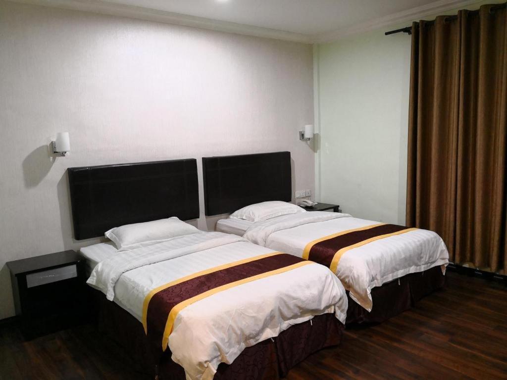 Han Palace Hotel Семпорна Екстериор снимка